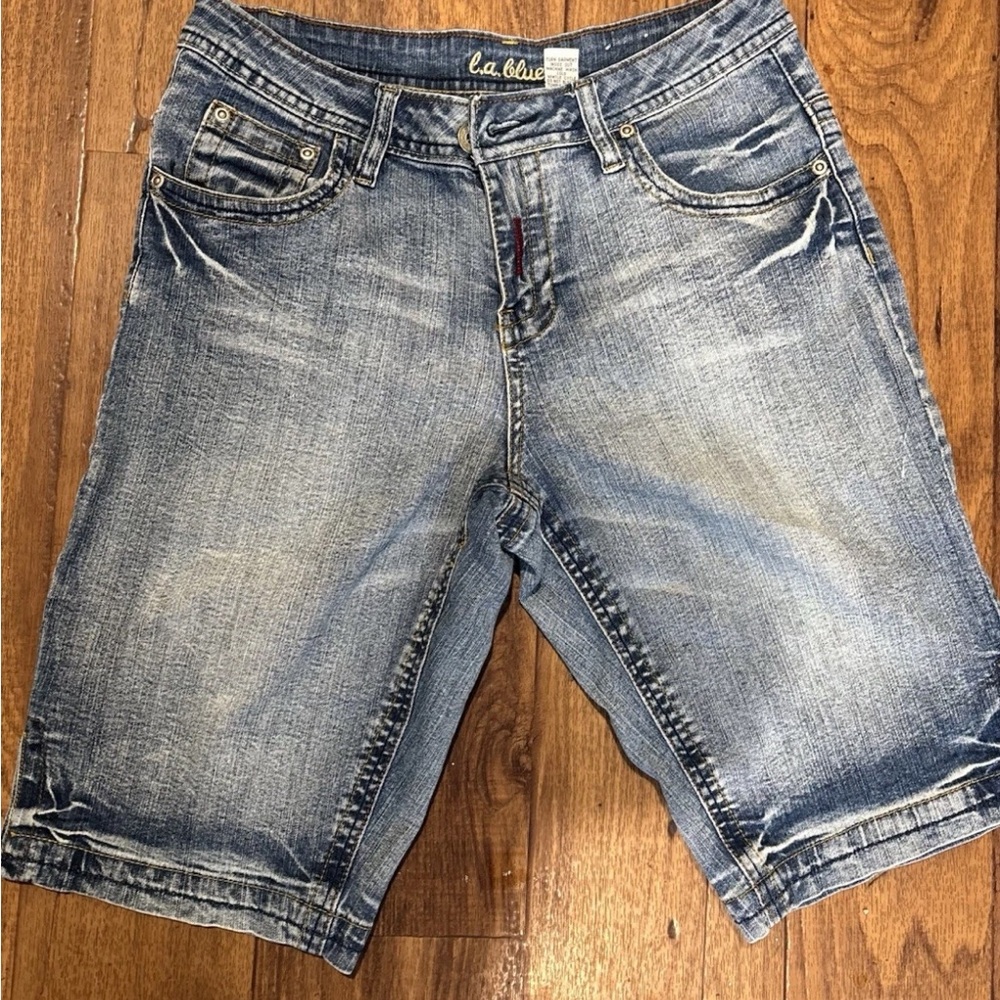 L.A. Blues Bermuda Denim Shorts Blue Size 6 Embroidered Pockets Stretch Y2K